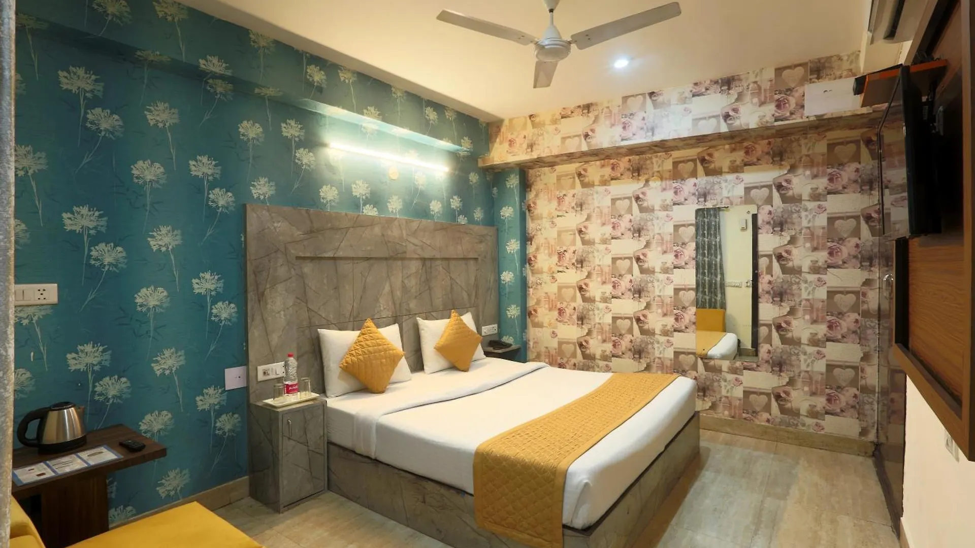Hotel Skywood At Airport New Delhi