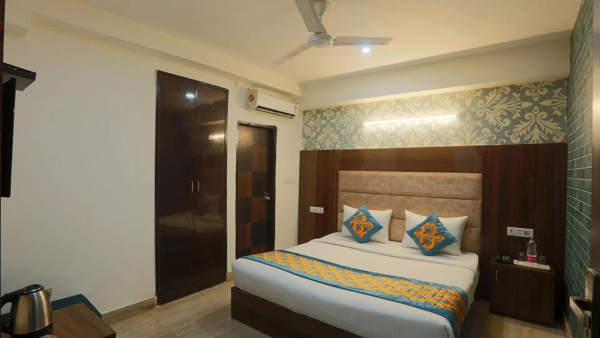 Hotel Skywood At Airport New Delhi