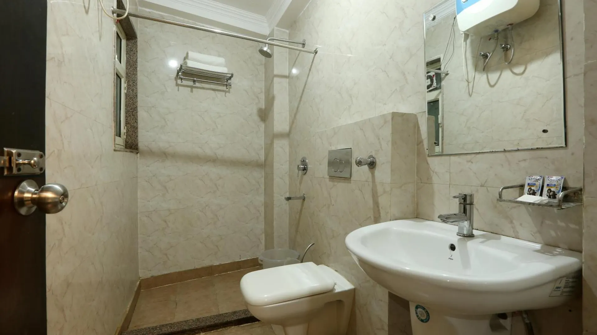 Hotel Skywood At Airport New Delhi