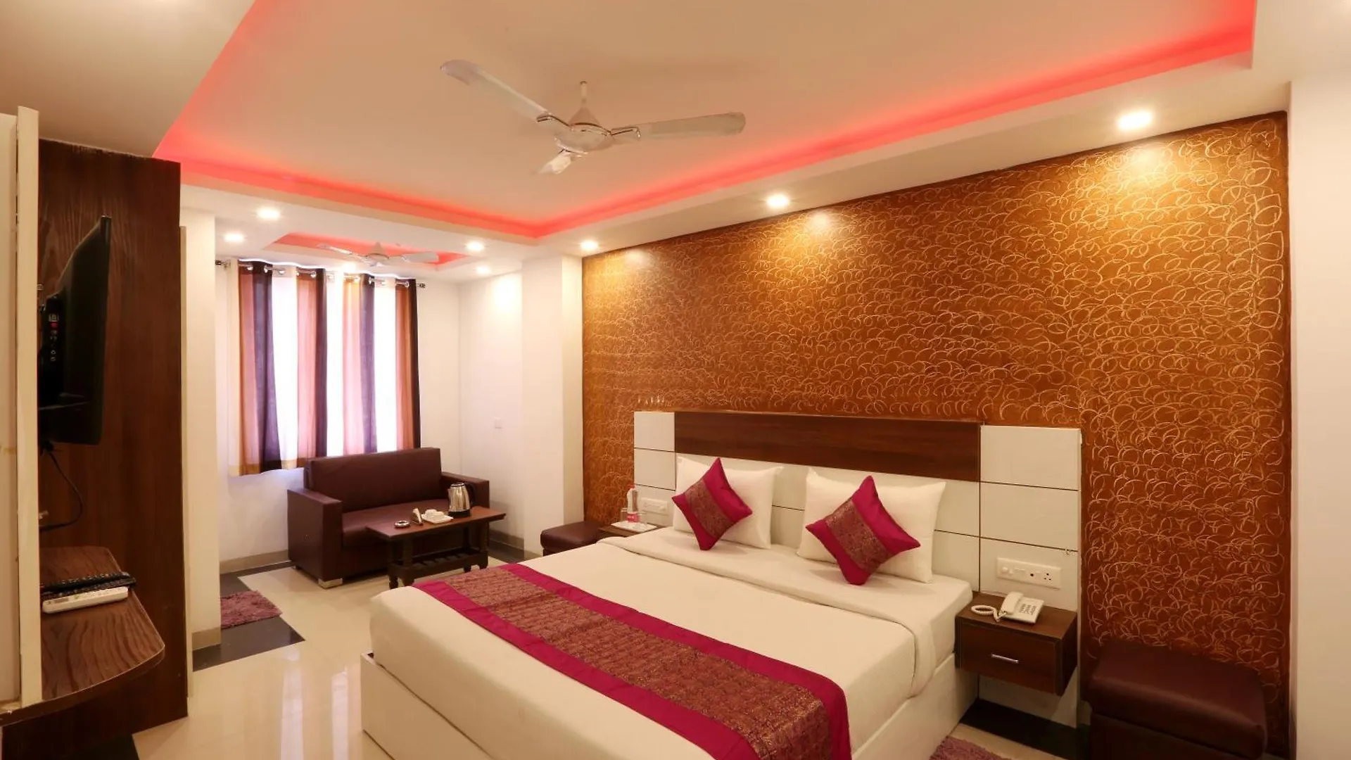Hotel Skywood At Airport New Delhi